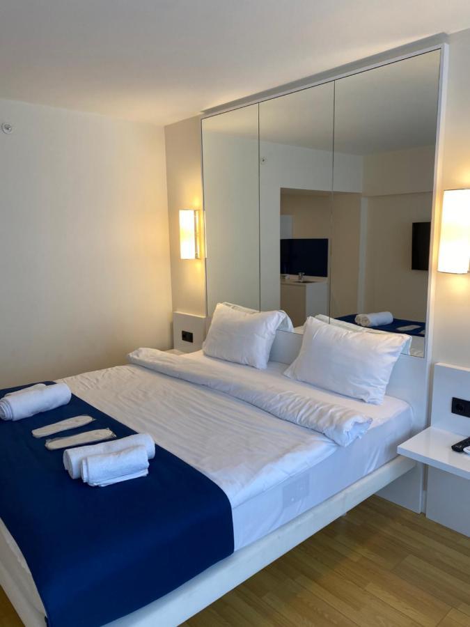 Orbi City Luxury Towers Aparthotel Батуми Екстериор снимка