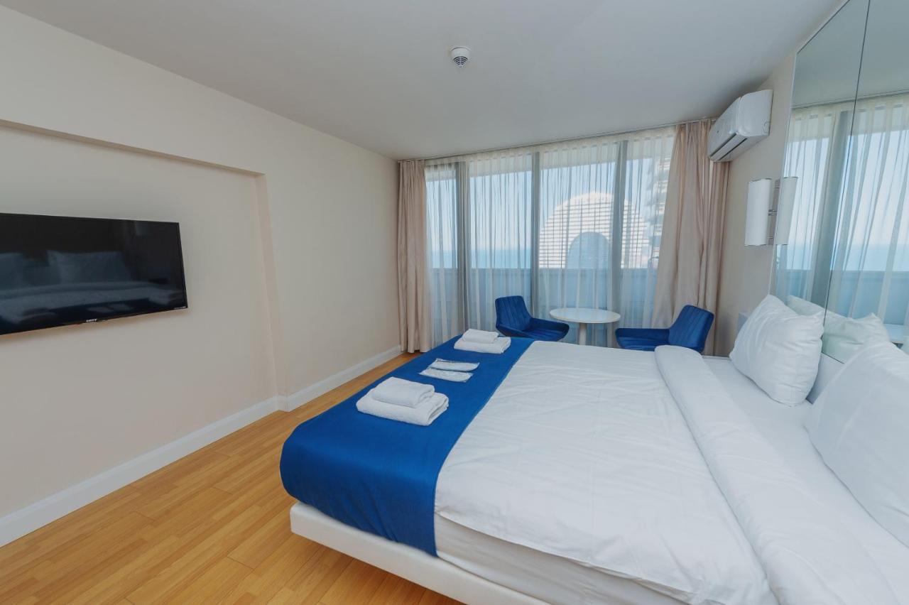 Orbi City Luxury Towers Aparthotel Батуми Екстериор снимка