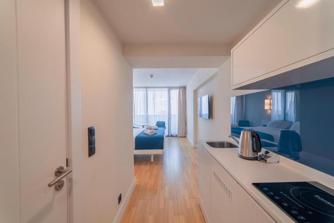 Orbi City Luxury Towers Aparthotel Батуми Екстериор снимка