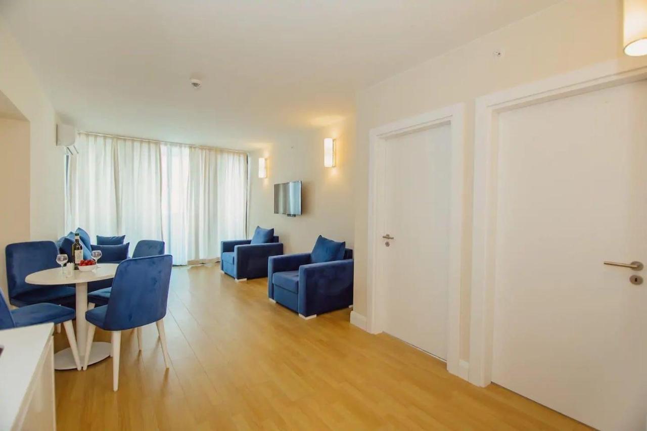 Orbi City Luxury Towers Aparthotel Батуми Екстериор снимка
