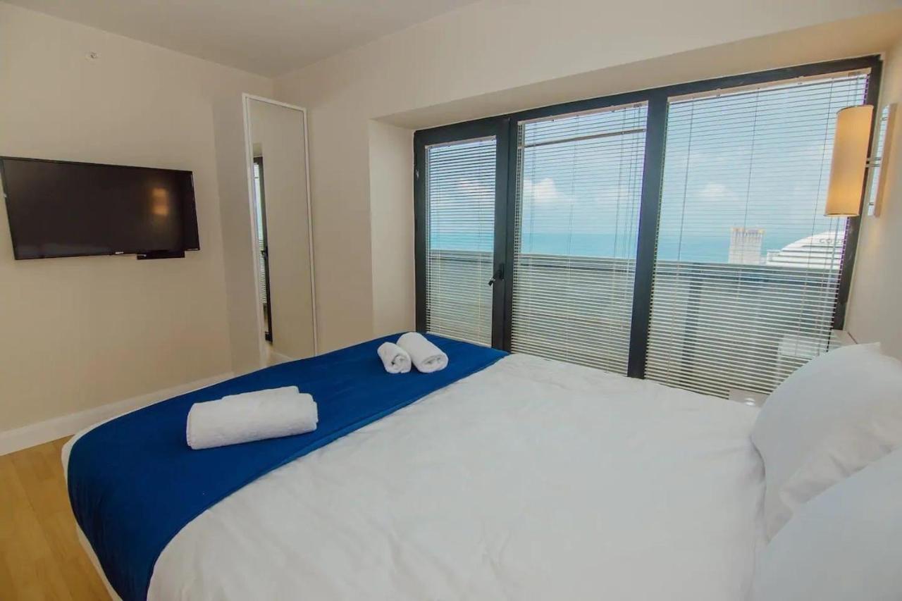 Orbi City Luxury Towers Aparthotel Батуми Екстериор снимка