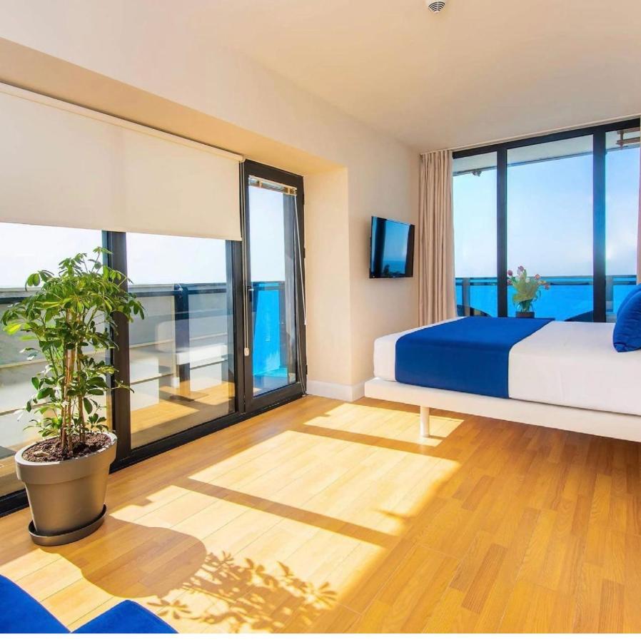 Orbi City Luxury Towers Aparthotel Батуми Екстериор снимка