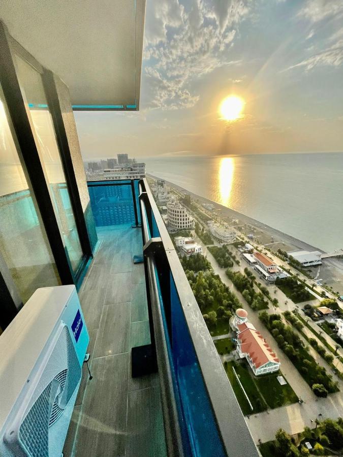 Orbi City Luxury Towers Aparthotel Батуми Екстериор снимка