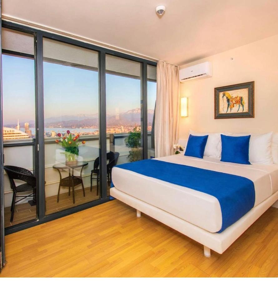 Orbi City Luxury Towers Aparthotel Батуми Екстериор снимка