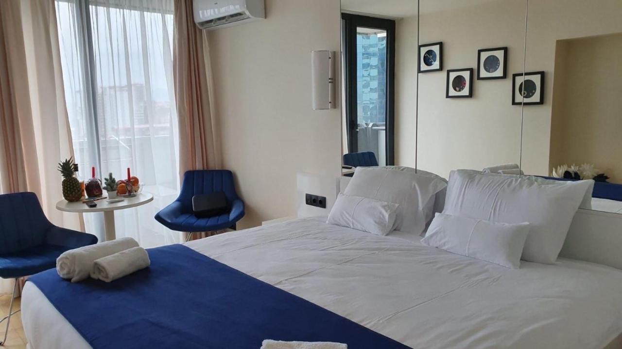 Orbi City Luxury Towers Aparthotel Батуми Екстериор снимка