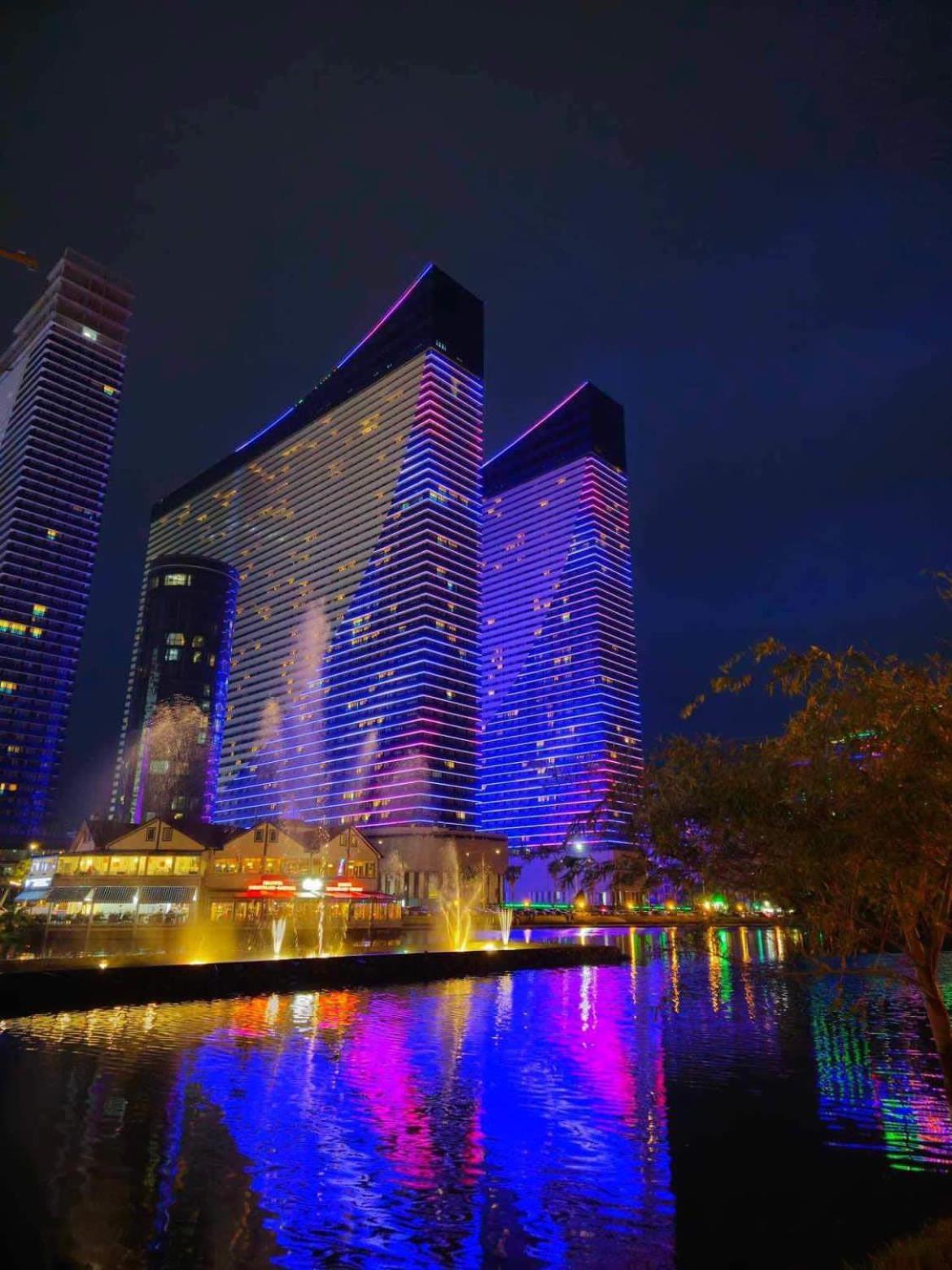 Orbi City Luxury Towers Aparthotel Батуми Екстериор снимка