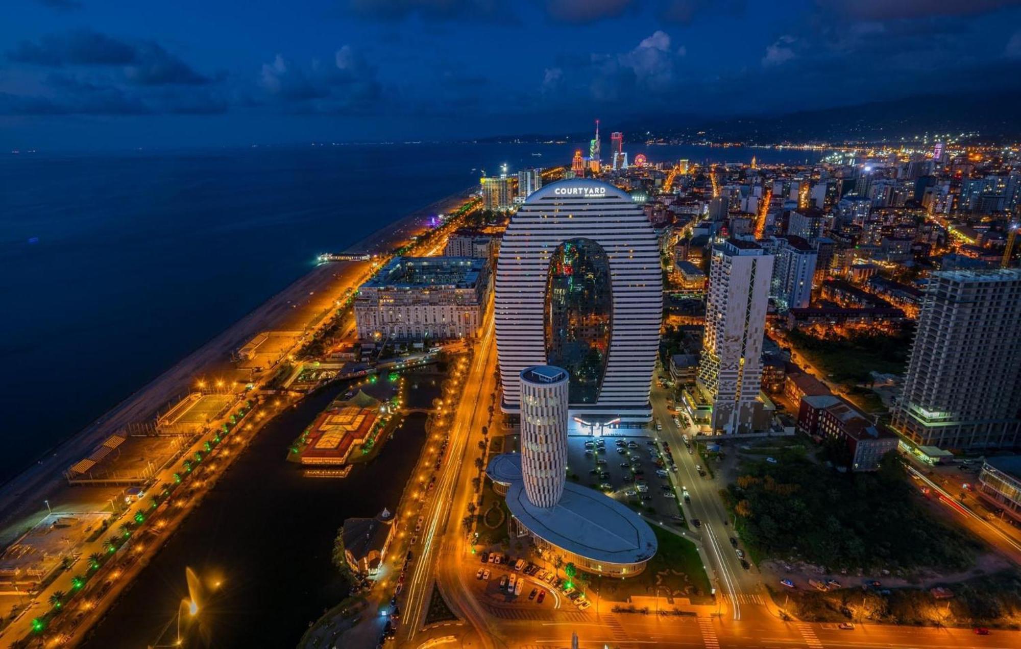 Orbi City Luxury Towers Aparthotel Батуми Екстериор снимка