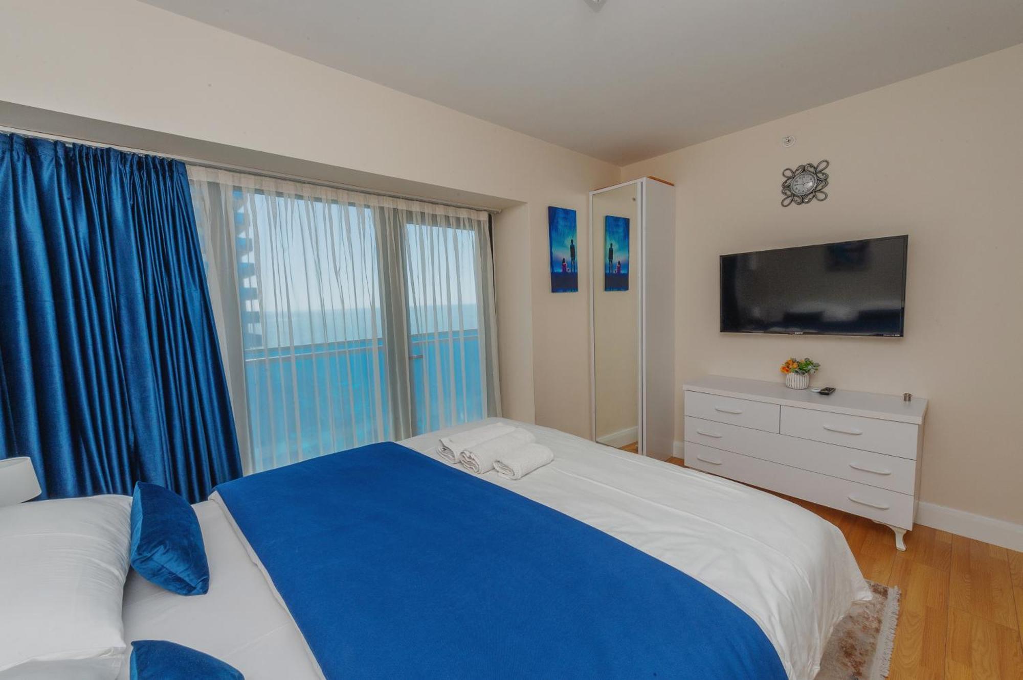 Orbi City Luxury Towers Aparthotel Батуми Екстериор снимка