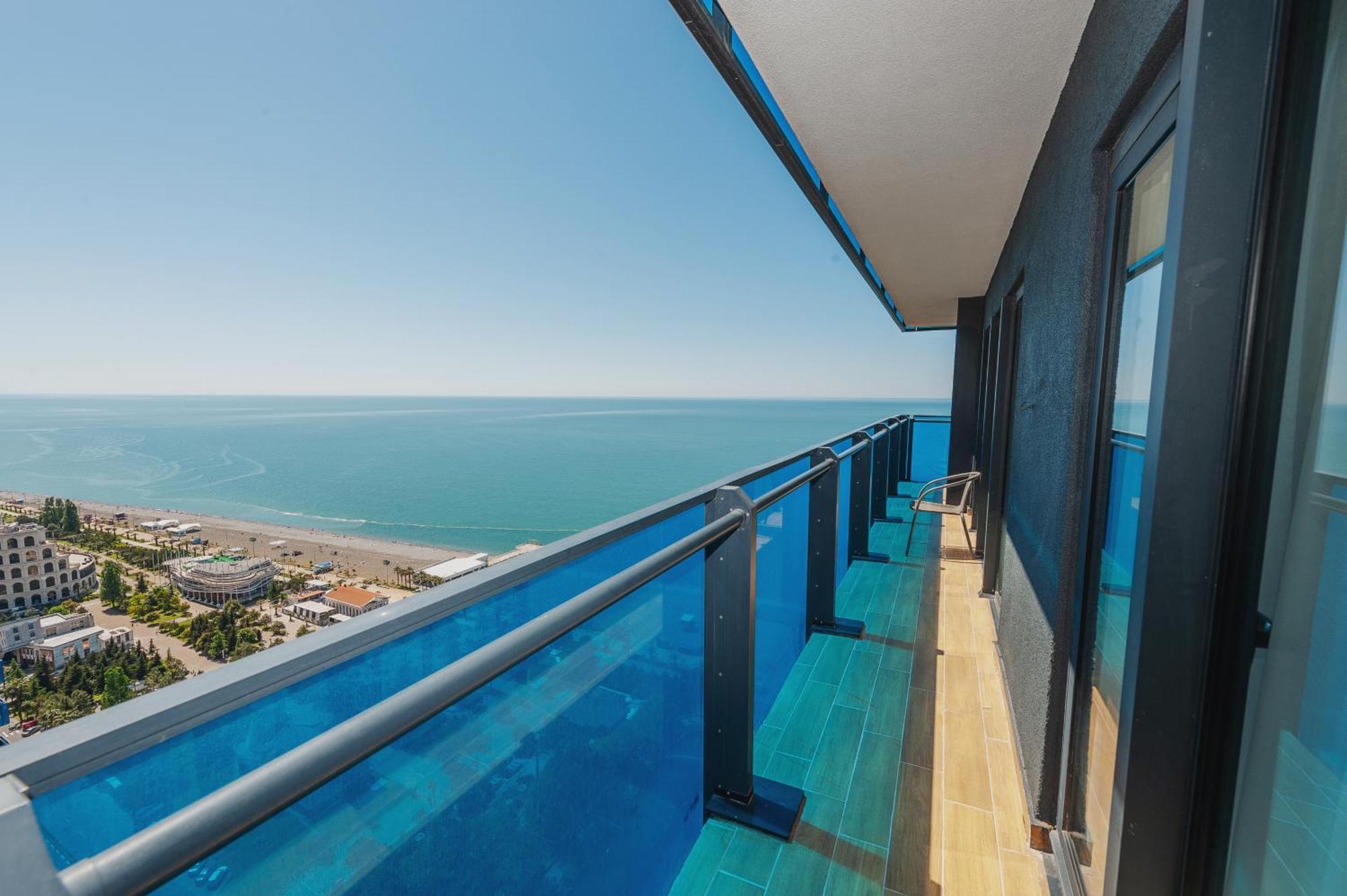 Orbi City Luxury Towers Aparthotel Батуми Екстериор снимка