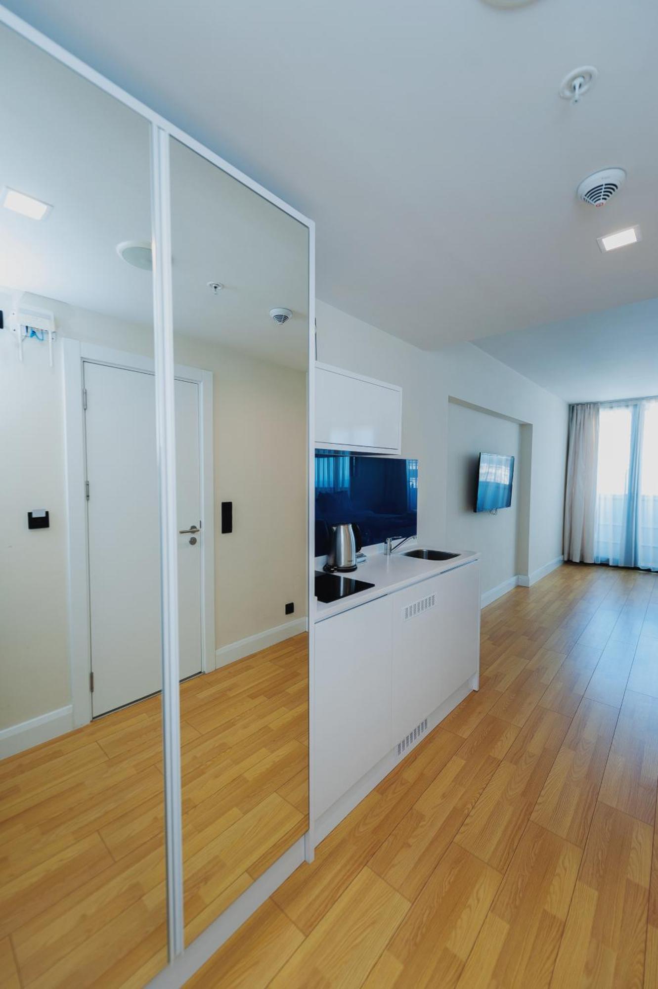 Orbi City Luxury Towers Aparthotel Батуми Екстериор снимка