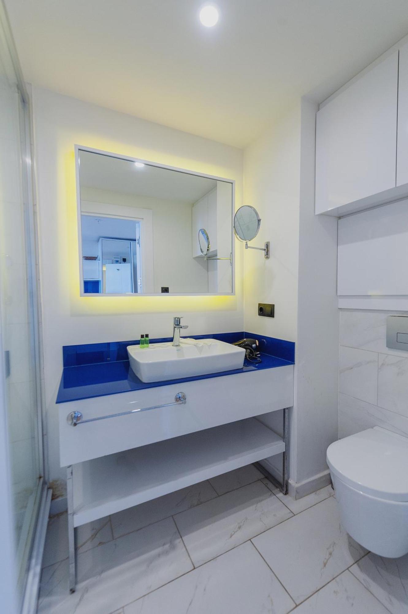 Orbi City Luxury Towers Aparthotel Батуми Екстериор снимка