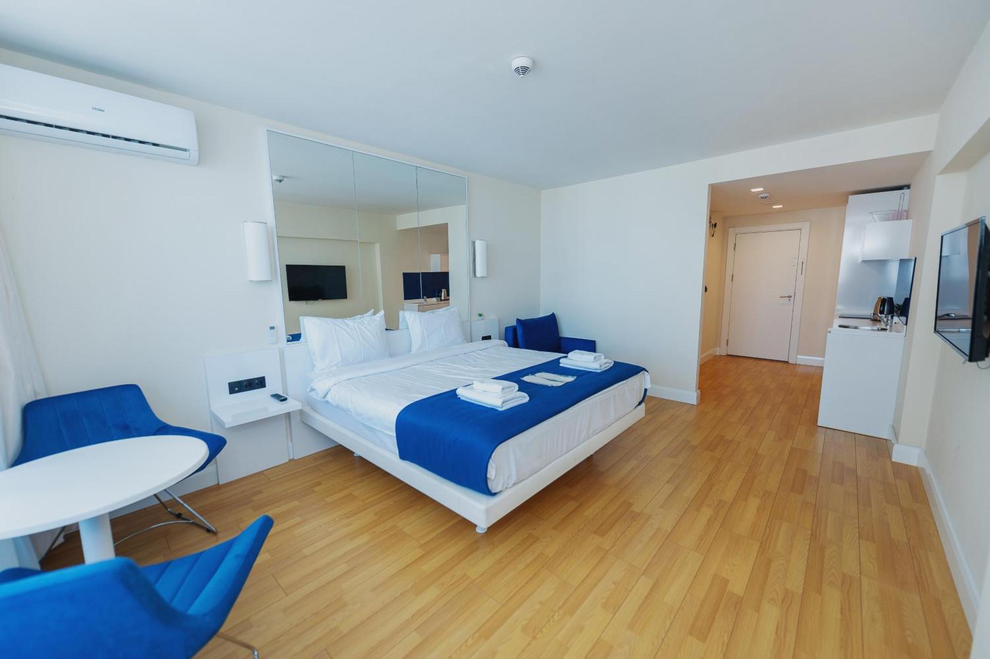 Orbi City Luxury Towers Aparthotel Батуми Екстериор снимка