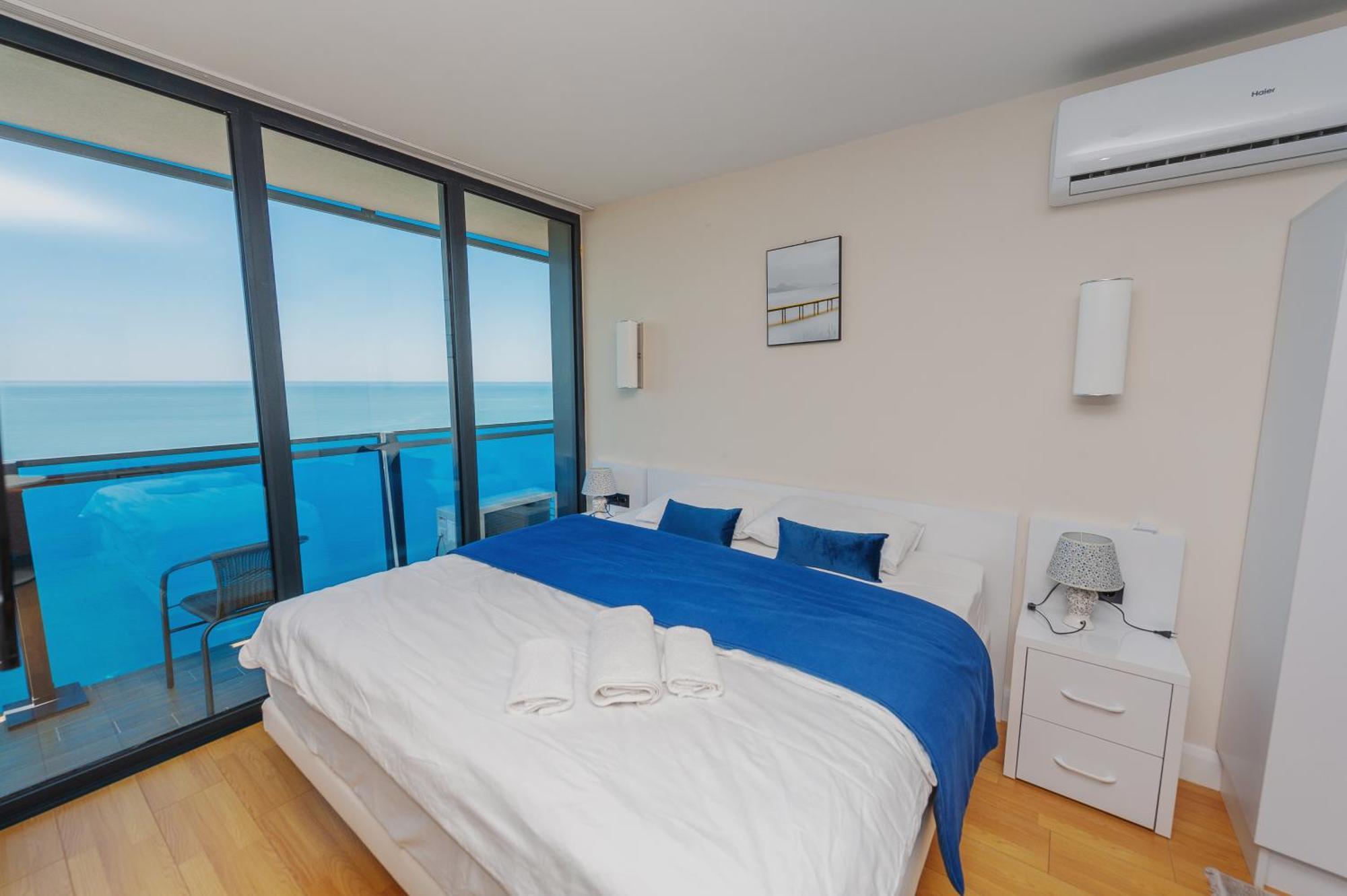 Orbi City Luxury Towers Aparthotel Батуми Екстериор снимка