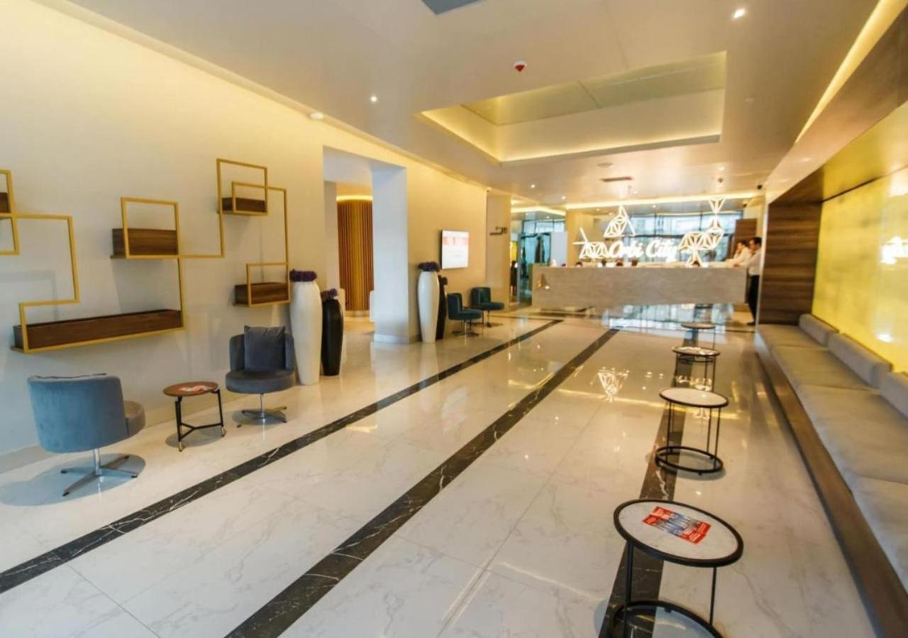Orbi City Luxury Towers Aparthotel Батуми Екстериор снимка